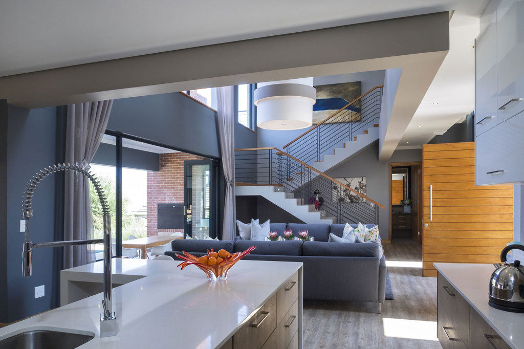 House Swan (Eye Of Africa)