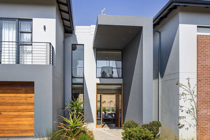 House Swan (Eye Of Africa)