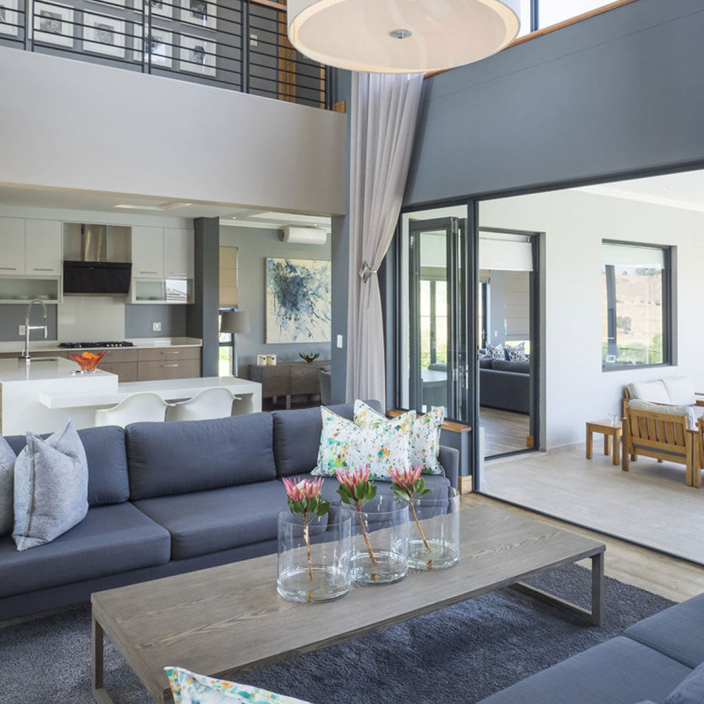 House Swan (Eye Of Africa)